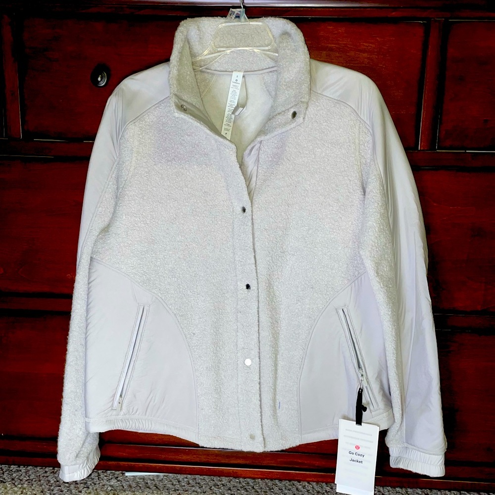 Lululemon Go Cozy Jacket Size 8 NWT
Heathered Ceramic